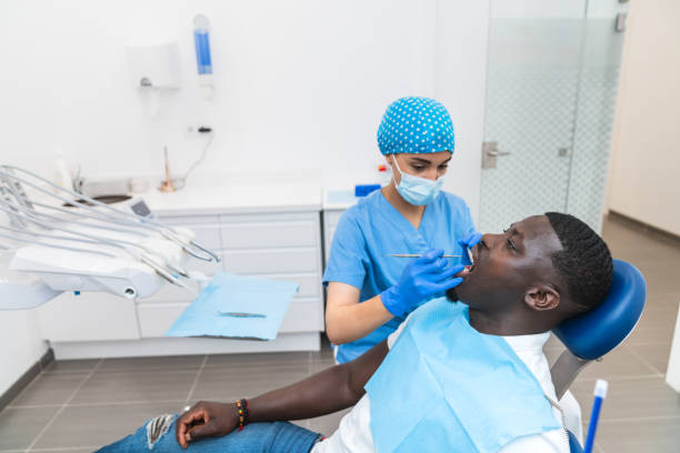 Best Emergency Cosmetic Dentistry (e.g., broken veneers) in Clinton, IA